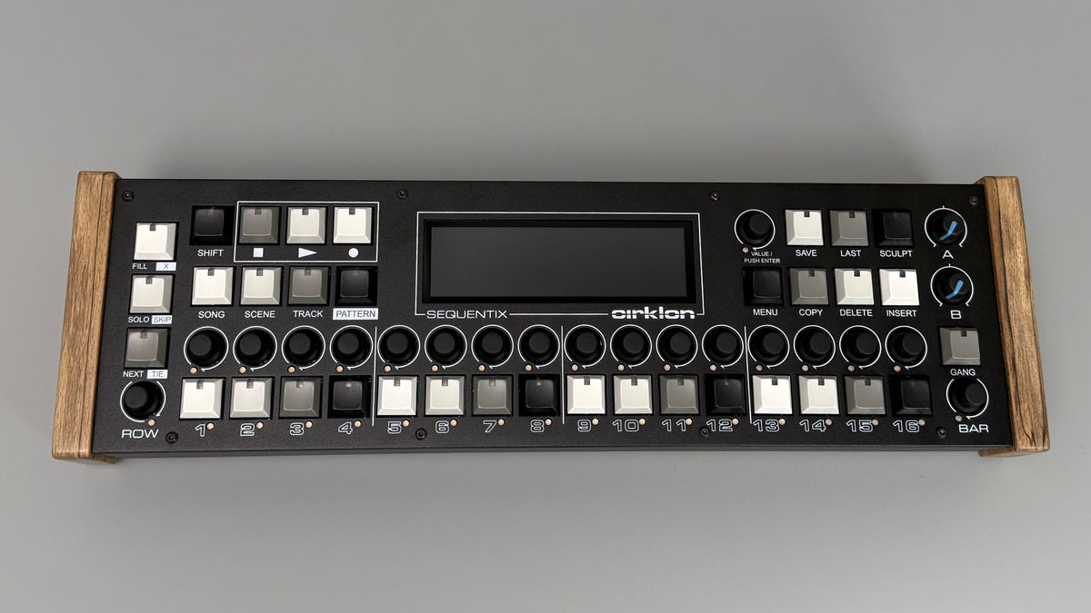 Cirklon2 Sequencer #4012, CVIO model, grey mix keys + dark ice beech