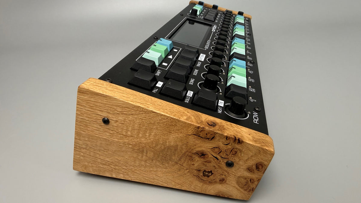 Cirklon2 Sequencer #4013, CVIO model, blue mix keys + pepper oak