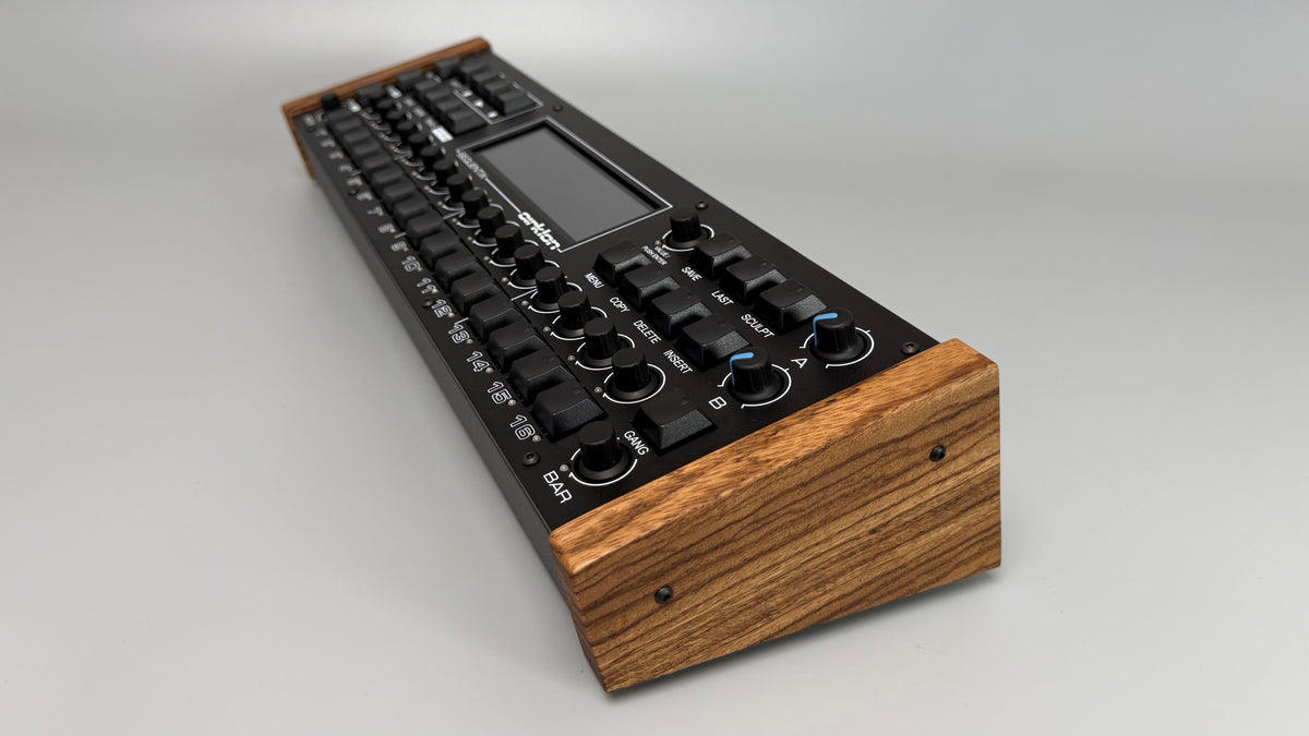 Cirklon2 Sequencer #4014, CVIO model, black keys + zebrano